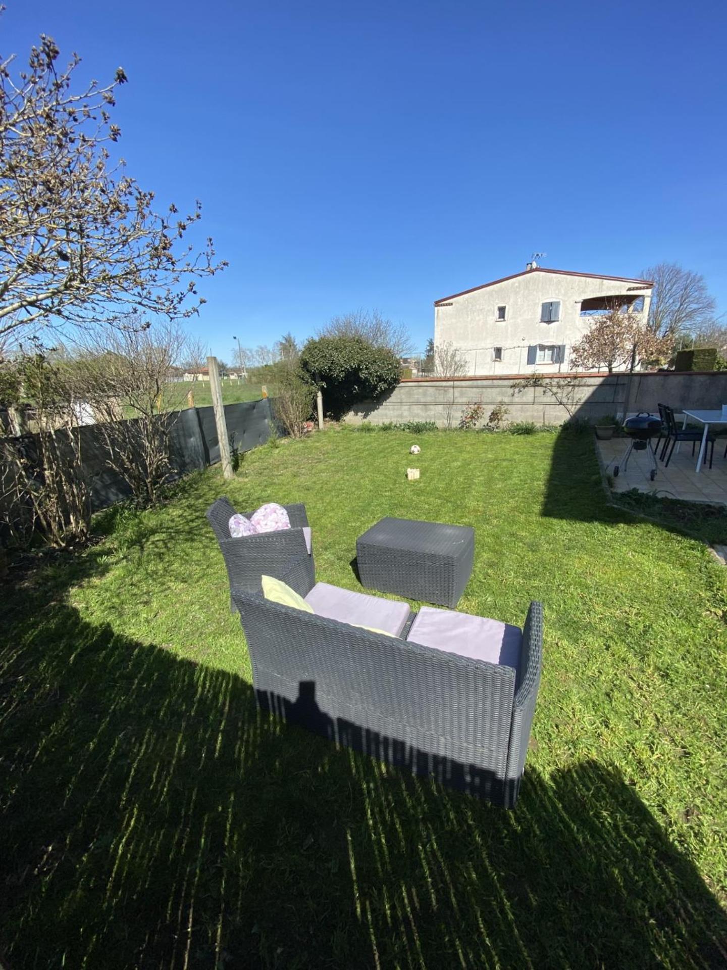 Appartement Tout Equipe 2 Chambres + Jardin Saix  Eksteriør bilde