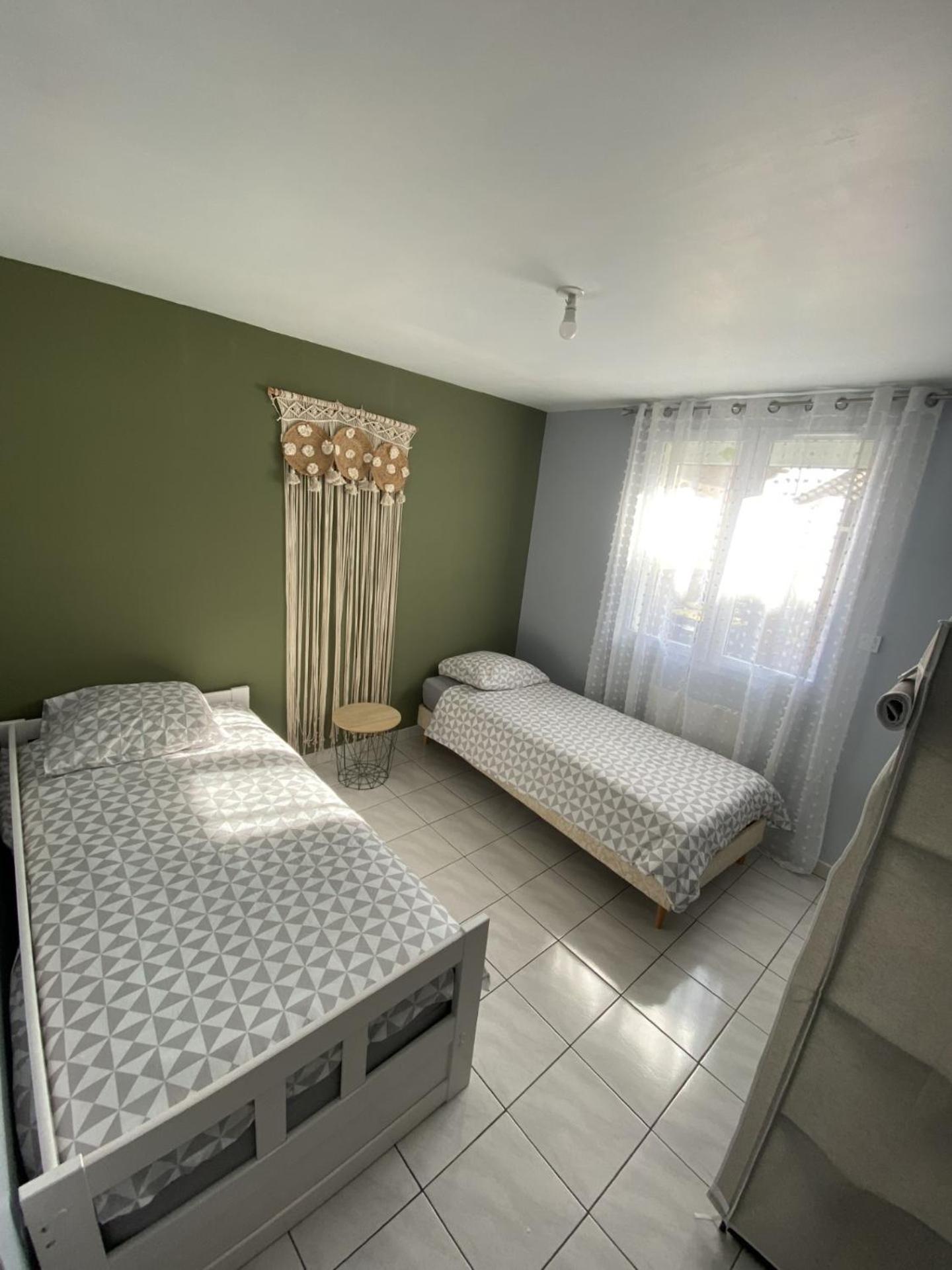 Appartement Tout Equipe 2 Chambres + Jardin Saix  Eksteriør bilde
