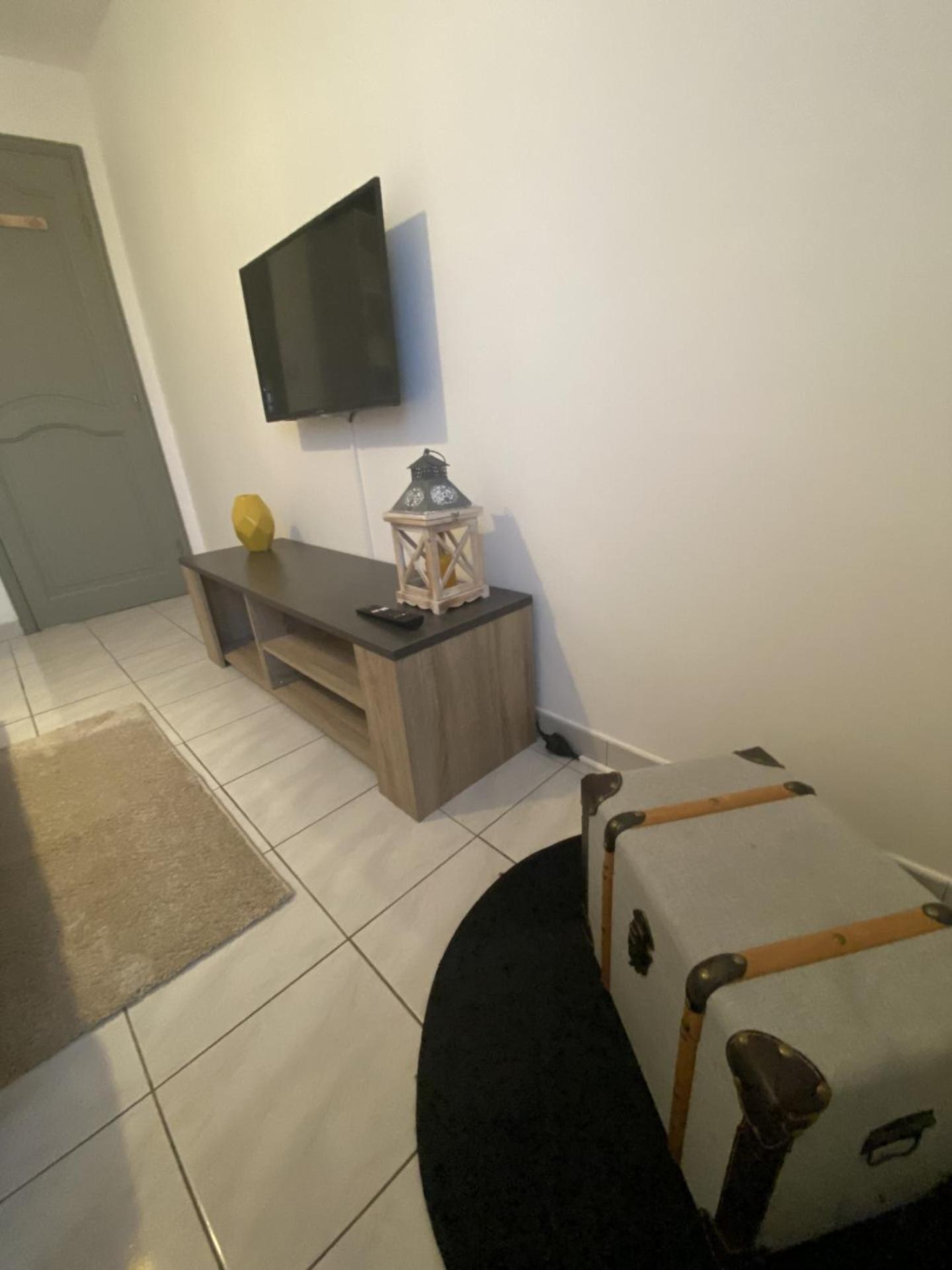 Appartement Tout Equipe 2 Chambres + Jardin Saix  Eksteriør bilde