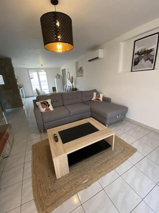 Appartement Tout Equipe 2 Chambres + Jardin Saix  Eksteriør bilde