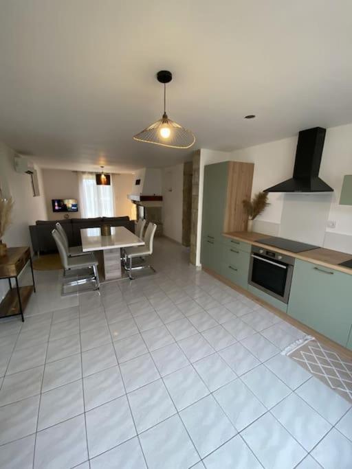 Appartement Tout Equipe 2 Chambres + Jardin Saix  Eksteriør bilde